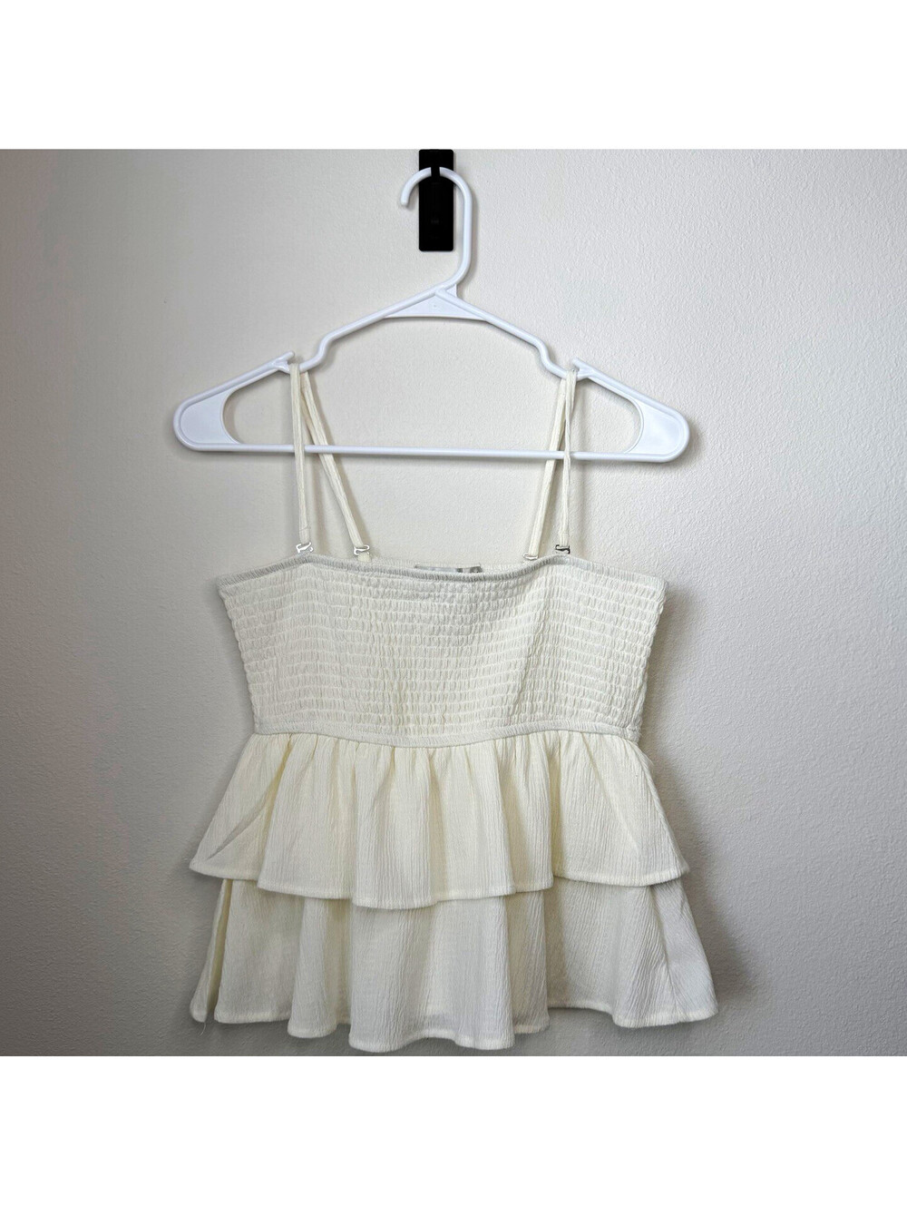 Madden Girl Women's White Solid Square Neck Smocked Tiered Ruffle Cami Tank M